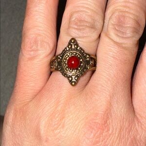 Vintage size 8 edwardian Gold and Red Stone Ring